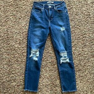 Levis 721 High Rise Skinny Ripped Jeans size 26